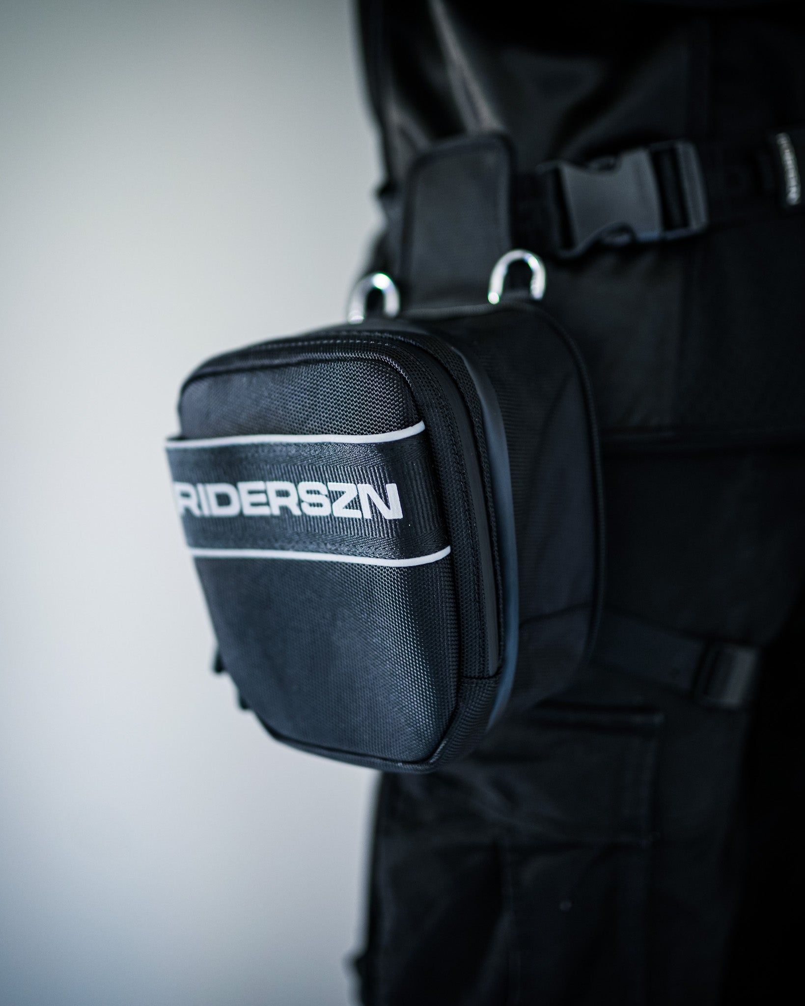 ADAPT LEG BAG x CROSS-BODY – RIDERSZN
