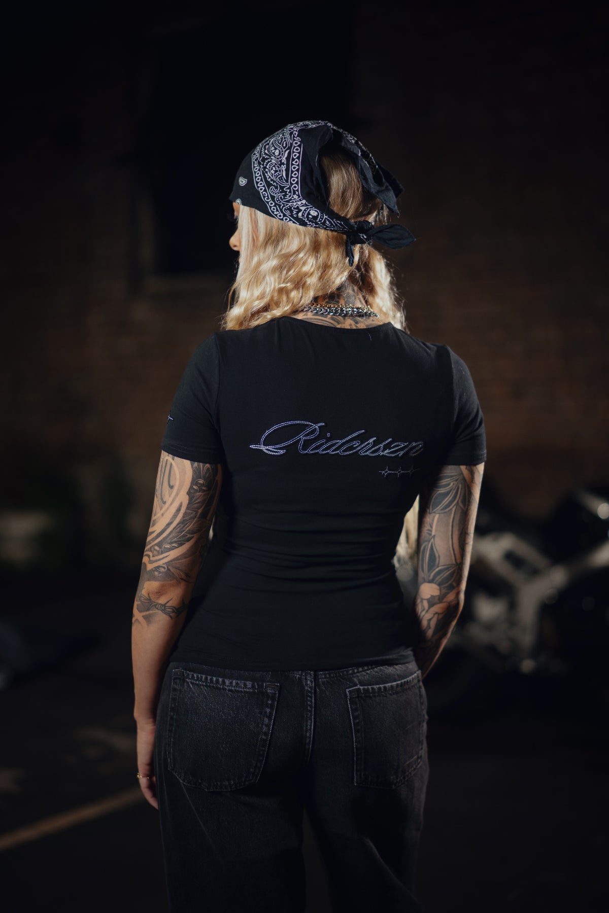 LADIES CONTOUR TEE - SCRIPT