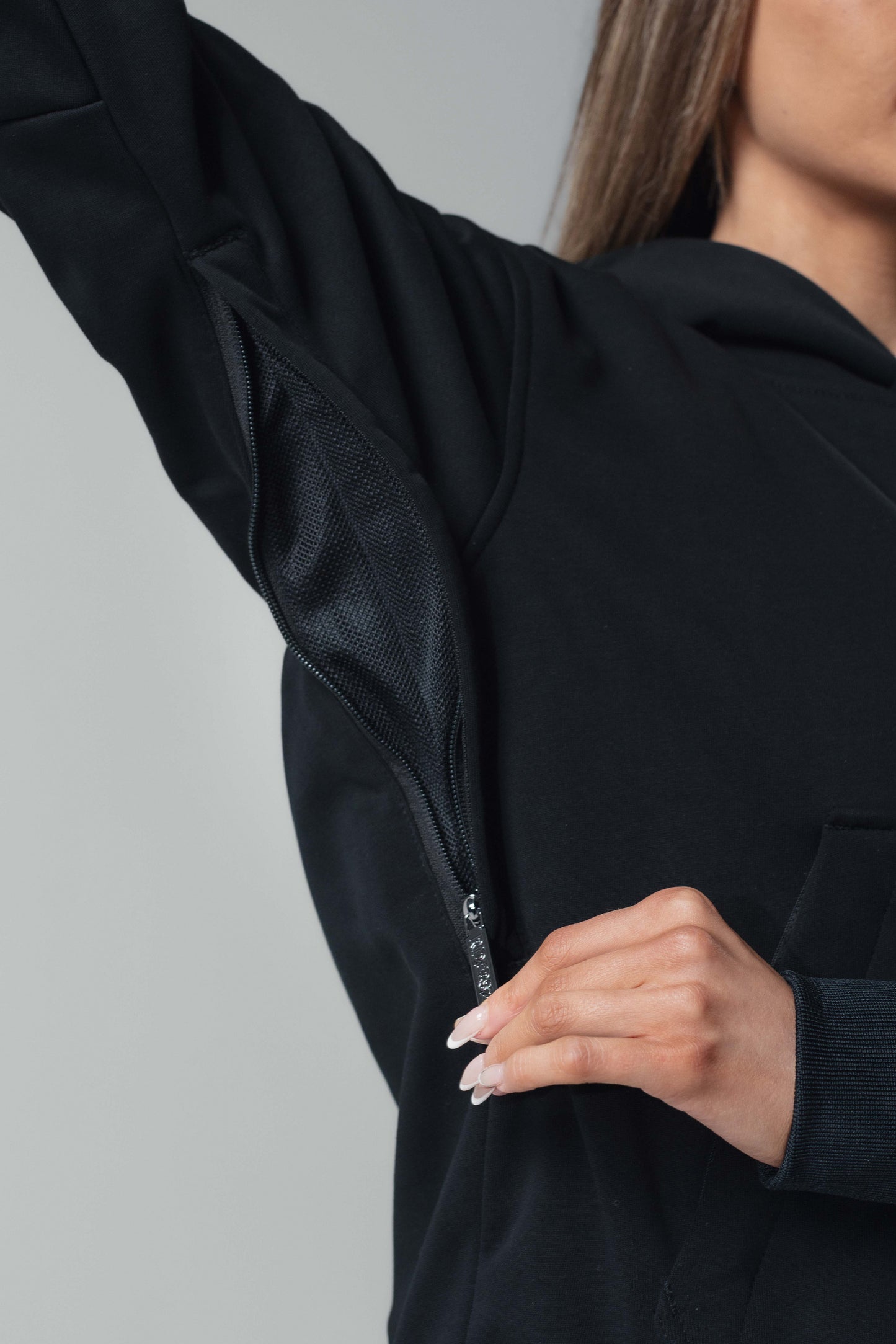 Armoured hoodie with underarm ventilation