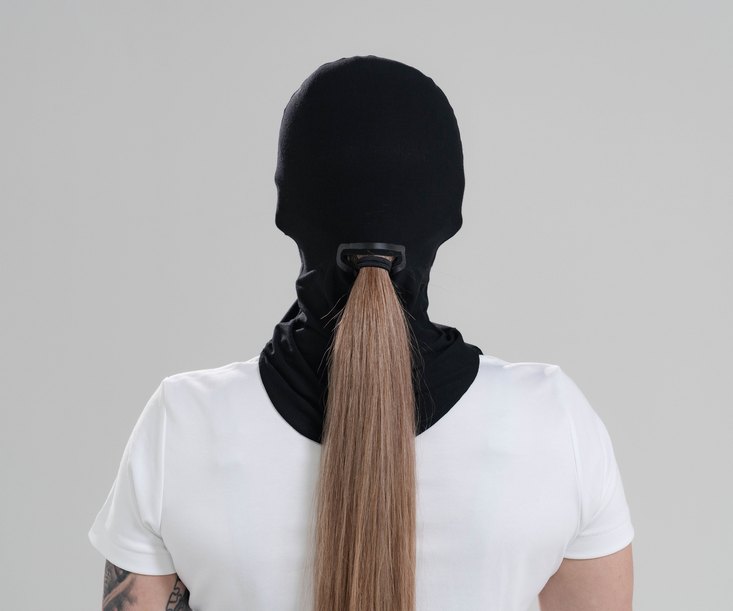 RIDER SZN Seamless Balaclava Rear, hair cut out - Female Fit